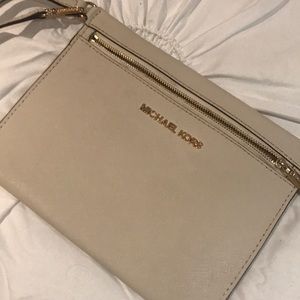 Authentic Michael Kors wristlet